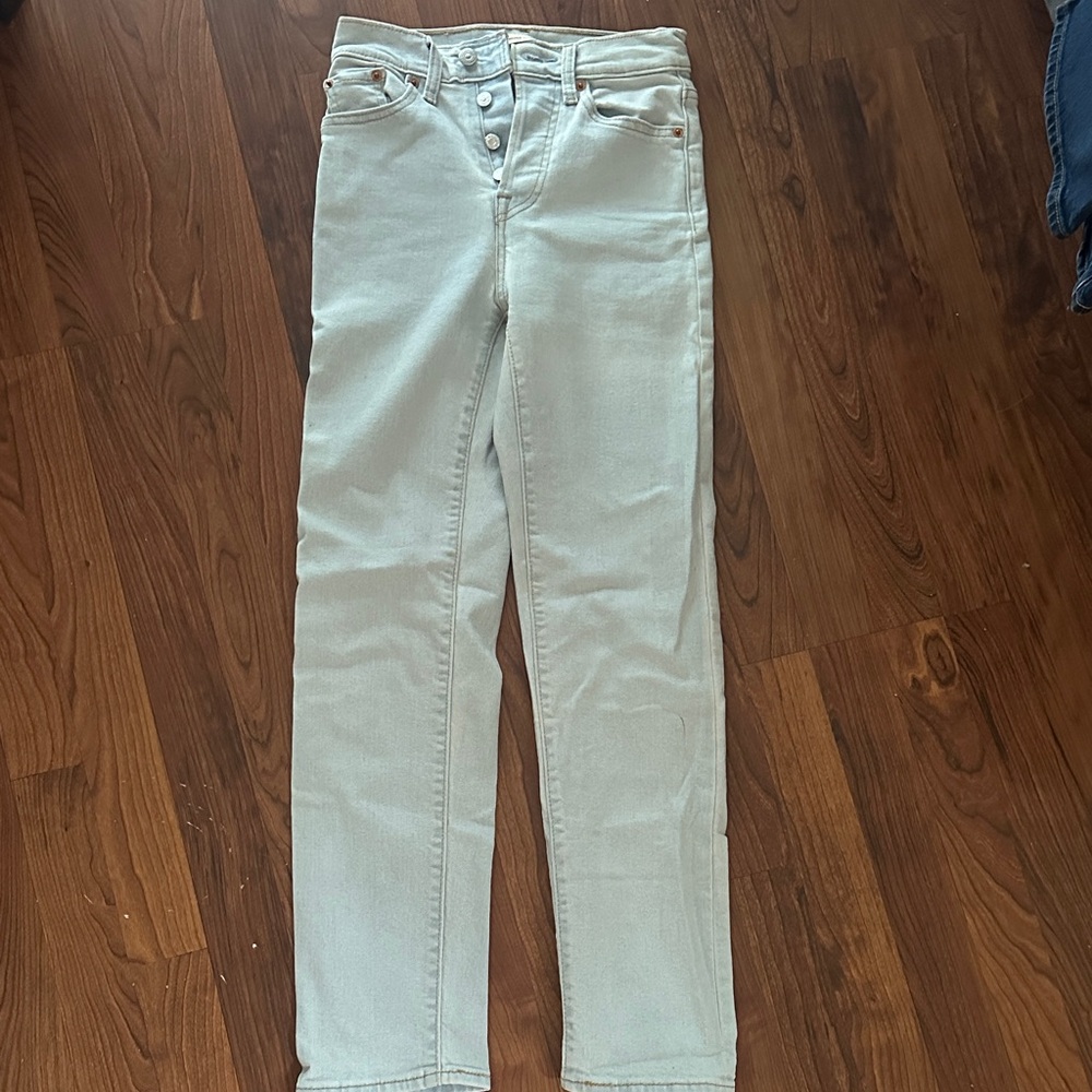 Levi’s Wedgie Straight Acid Wash Cropped Jeans